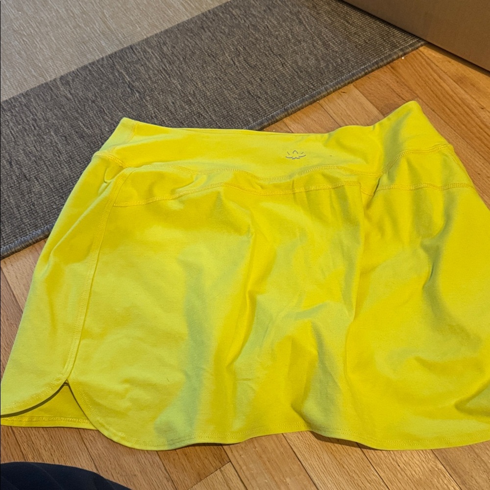 Beyond Yoga Sunny Yellow Mini Skort - Picture 4 of 4